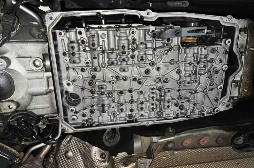 نشتی روغن گیربکس (Transmission Fluid Leak)